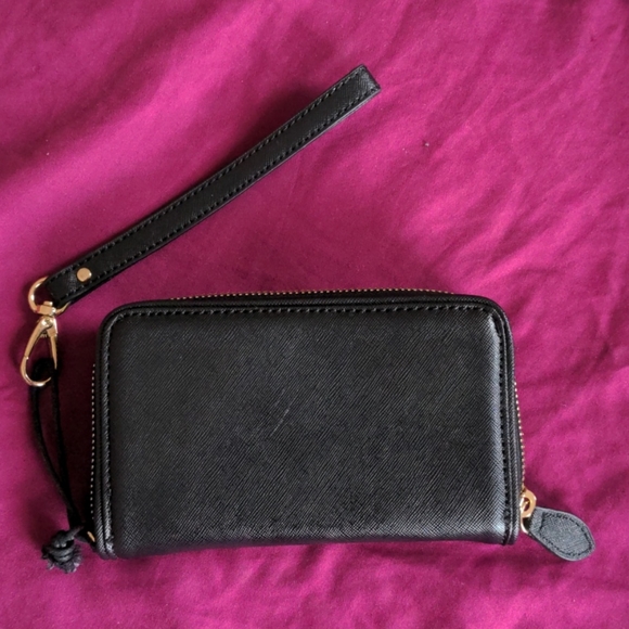 FREE WITH ANY PURCHASE | Aldo Wallet w/Wrist Strap - Picture 4 of 7